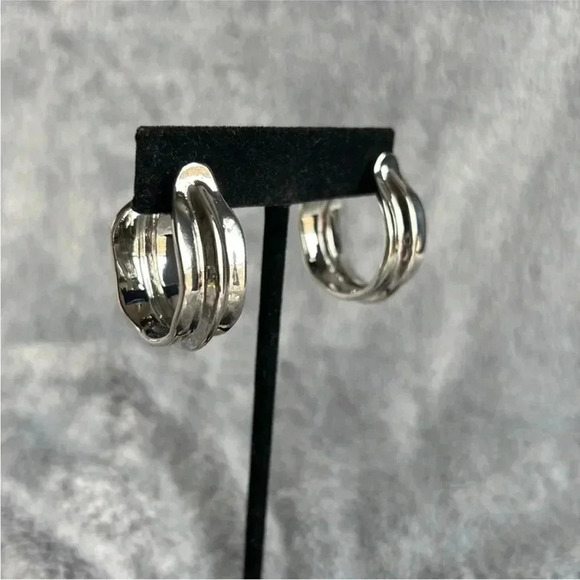 NORDSTROM RACK Wide Ripple Hoop Earrings - Set of 2 pair - Gold and Silver - NWT - Picture 6 of 9